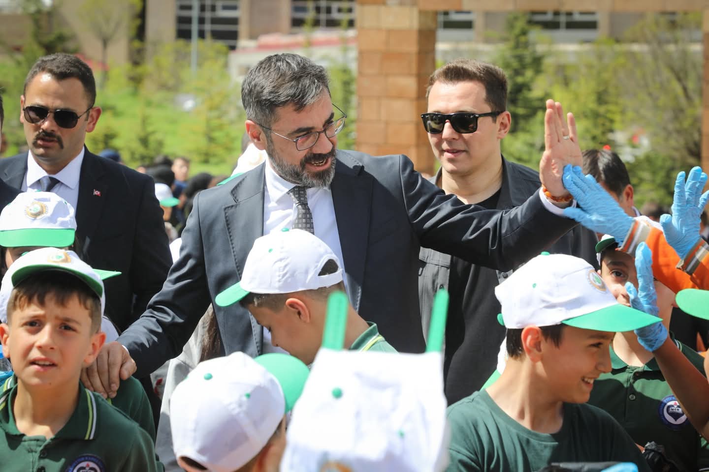 Bitlis’te, “Orman Benim” kampanyası kapsamında orman yangınlarına dikkat çekmek için